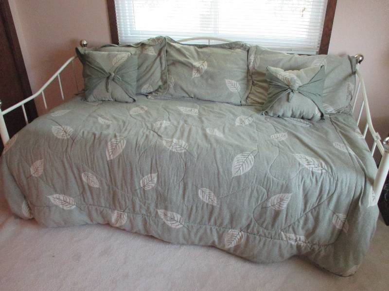Day bed