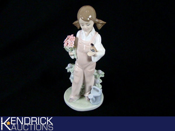 lot 8 image: Retired Mint Condition LLADRO Figurine #5217 Spring