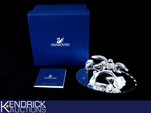lot 11 image: Mint Condition Swarovski Crystal Turtle Doves #657378 with Mirror Base, and Box