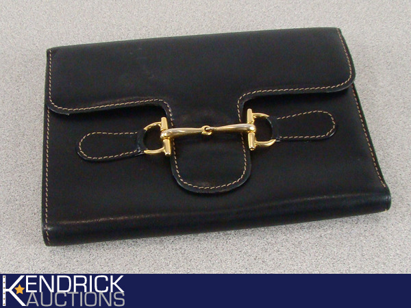 lot 18 image: Authentic Vintage Gucci Womens Leather Wallet