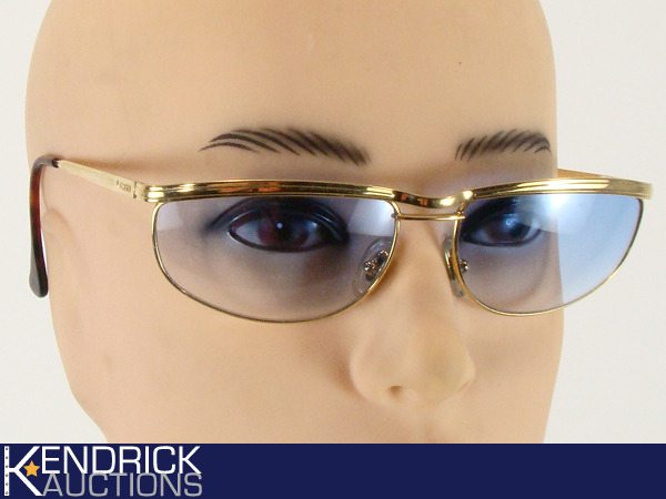 lot 20 image: Authentic Gucci Womens Sunglasses