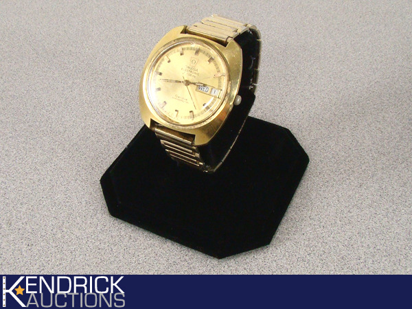 lot 25 image: Vintage Omega Geneve Electronic f300 Hz Chronometer Mens Wristwatch