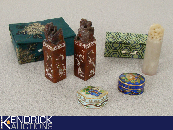 lot 84 image: Lot of Vintage Asian Carved Stamps, and Cloisonne Trinket Boxes