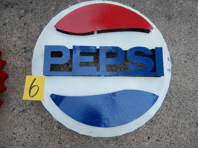lot 6 image: Welding Art, Pepsi, bottle cap