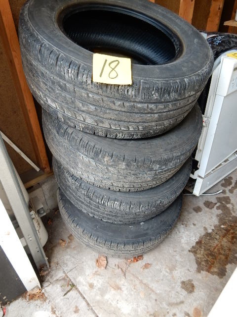 lot 18 image: Hankook, P235 60 R 16 tires