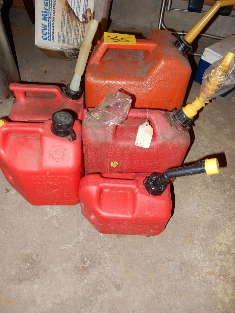 lot 35 image: 5, plastic gas cans