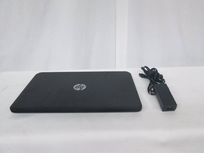 lot 5 image: HP 15.6 4GB Windows 8.1 Laptop