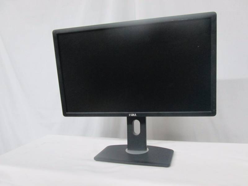 lot 47 image: Dell 24 Computer Monitor