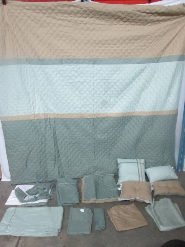 lot 63 image: Alcove Marina Bedroom Super Set - King