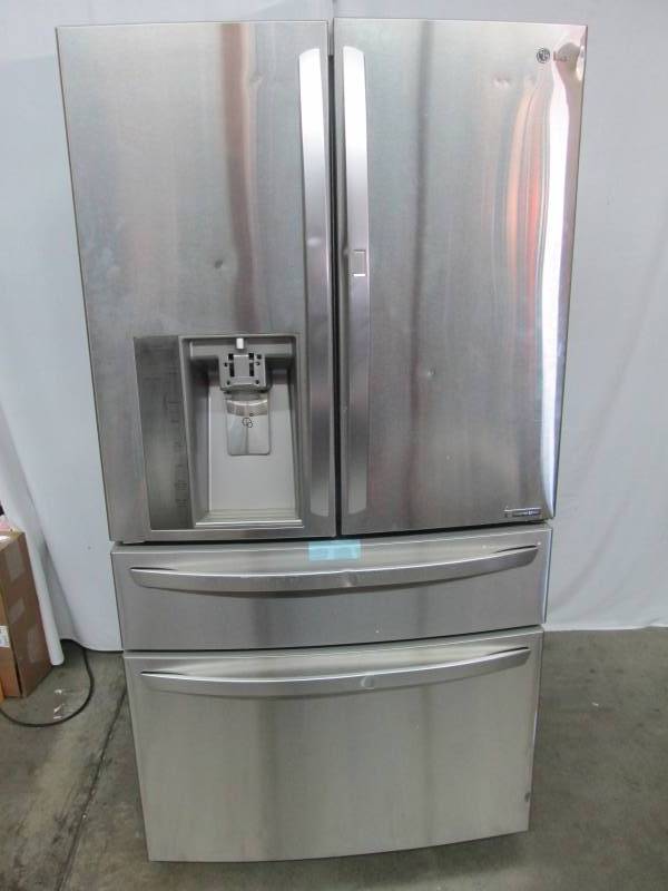 lot 2 image: LG 30 CU.FT. SUPER CAPACITY 4-DOOR FRENCH DOOR REFRIGERATOR W CUSTOMCHILL DRAWER