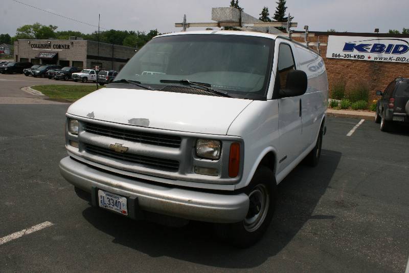 lot 4 image: 2001 CHEVROLET EXPRESS G3500 VIN1GCHG35R611146132 238,239 Mileage.