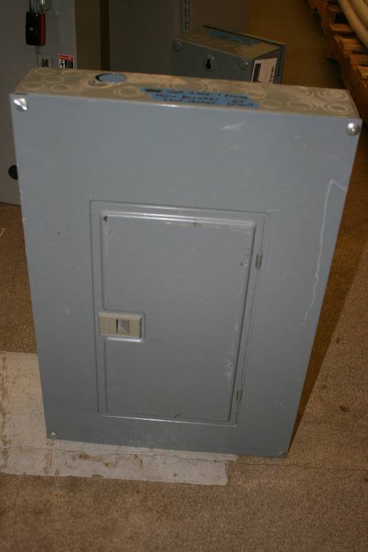 lot 37 image: Circuit Breaker 100A240V1 Phase Main Breaker Load Center 24 Curcuits.