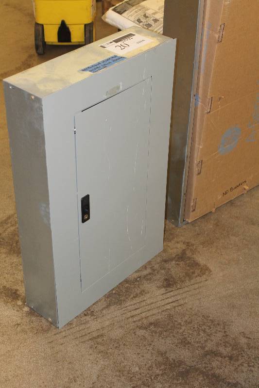 lot 20 image: Panelboard 125A w100A Main 120208V 3 Phase wBreakers 30 Circuit 21 x 7 x 32.