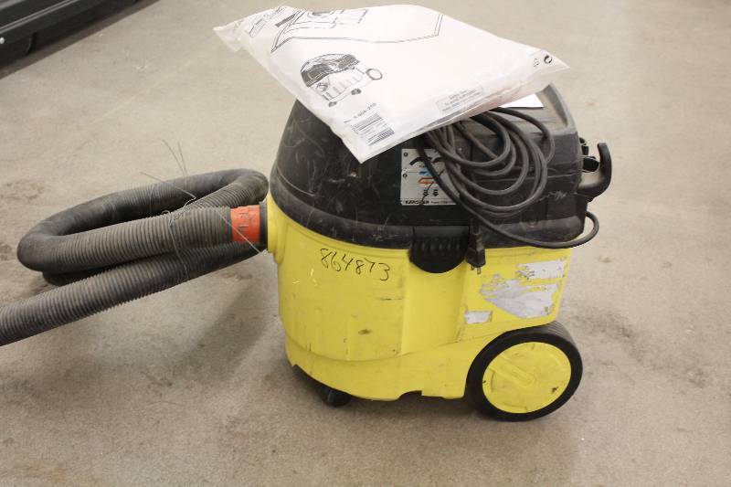 lot 59 image: Tornado Karcher WetDry Vac wHoses & Cord Type NT 361.