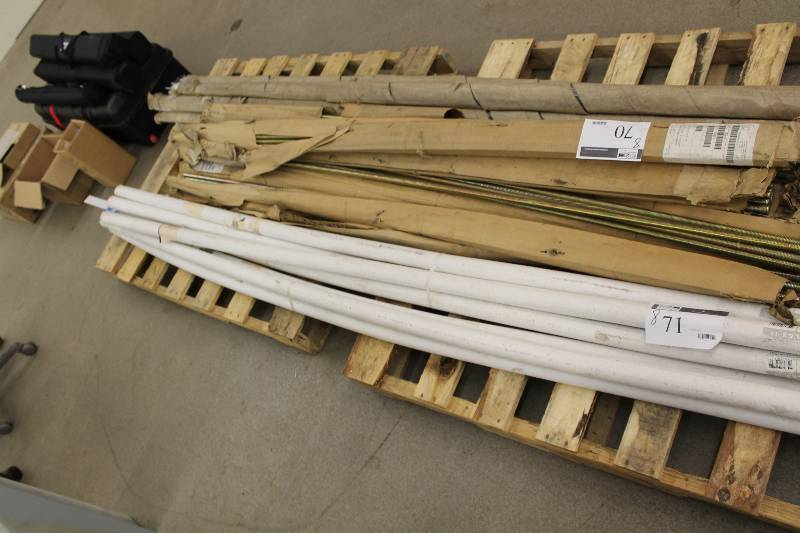 lot 71 image: Lot of (8) Juno Flex 12 Track Lighting Pieces Model TF8SL.