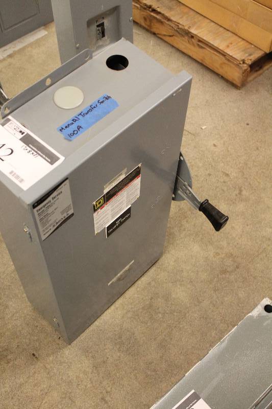 lot 42 image: Manual Transfer Switch 100A 17 x 8 x 31.