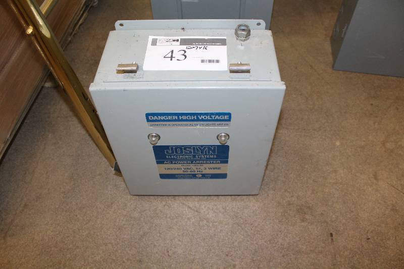 lot 43 image: Joslyn AC Power Arrester Model 1265-85 120240V 1 Phase 3 Wire 50-60Hz 12 x 7 x16.