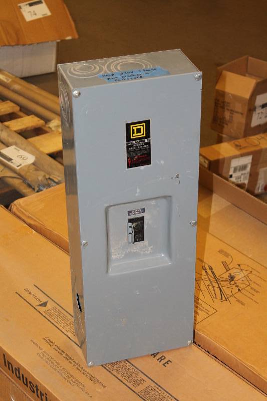 lot 38 image: Square D Main Breaker & Enclosure 100A240V1 Phase 10 x 5 x 27.