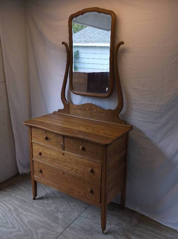 lot 2 image: AntiqueVintage