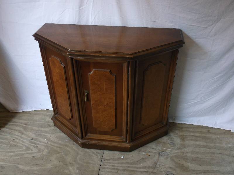 lot 8 image: Vintage