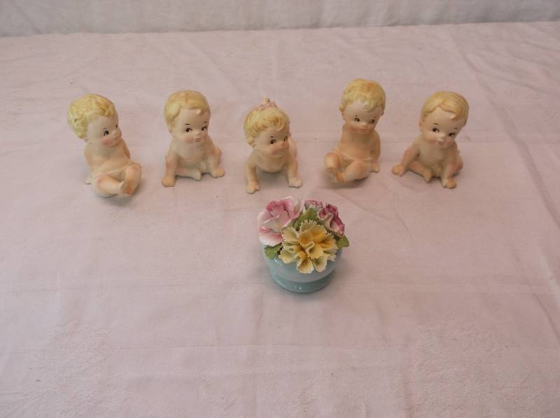 lot 14 image: Collectible