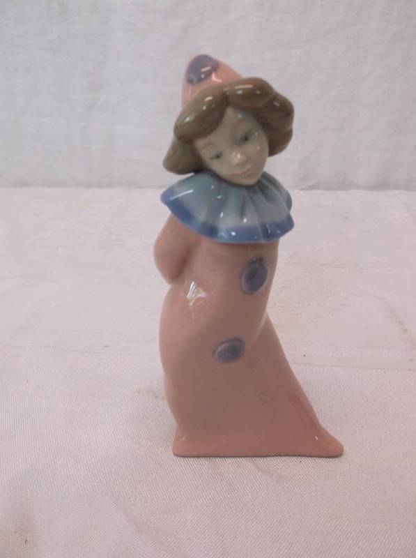 lot 17 image: Lladro