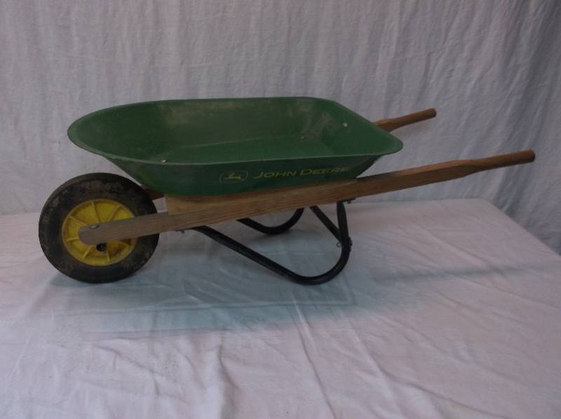 lot 21 image: Wheelbarrow