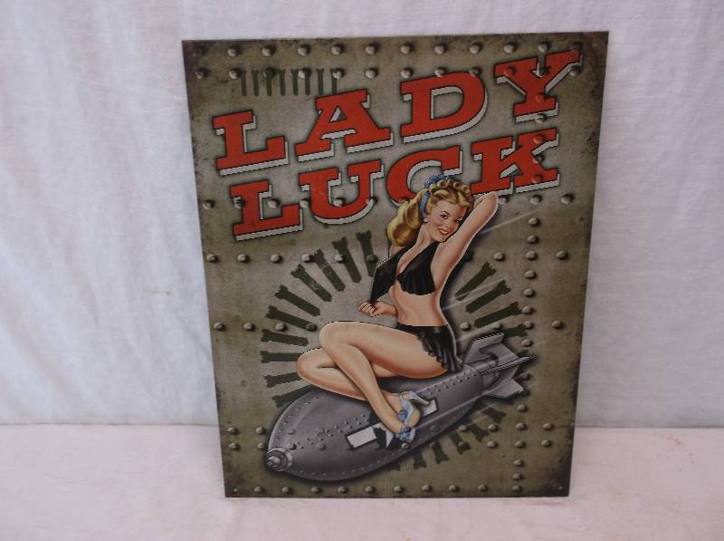 lot 65 image: Collectible