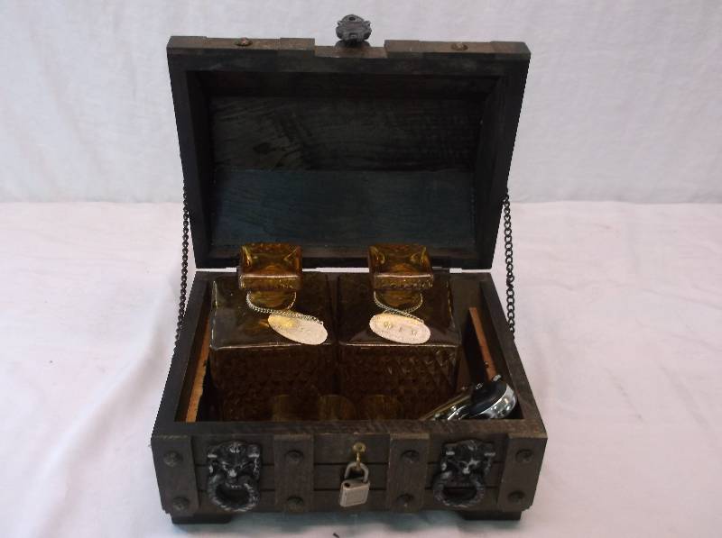 lot 74 image: Collectible