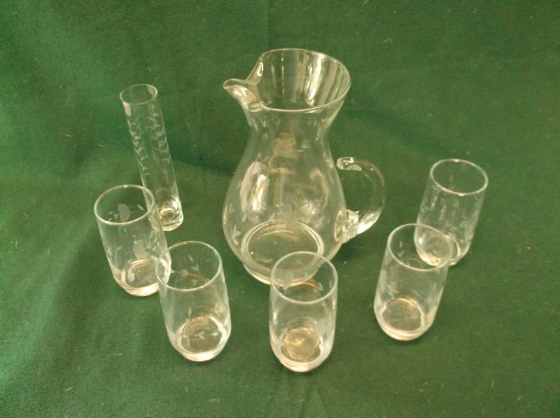 lot 90 image: Etched glass set