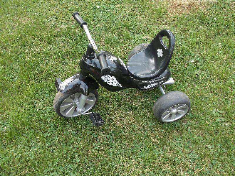 lot 107 image: Toy 3 wheeler