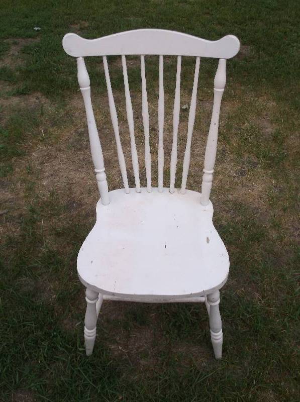 lot 111 image: Painted chair