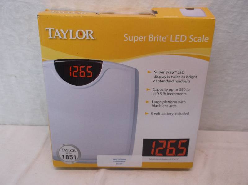 lot 113 image: Scale