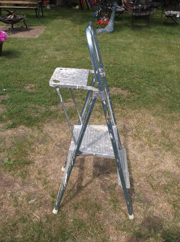 lot 128 image: Ladder