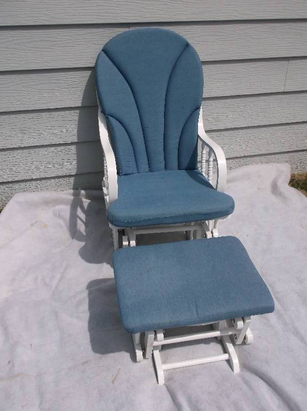 lot 147 image: Glider rocker