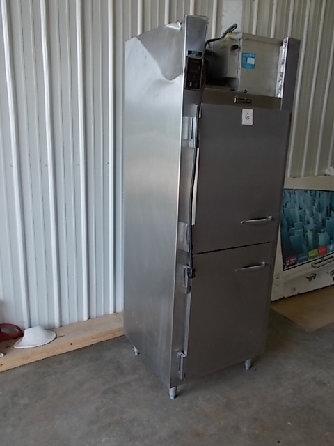 lot 6 image: Traulsen Model AHT1-26WUT Commercia...