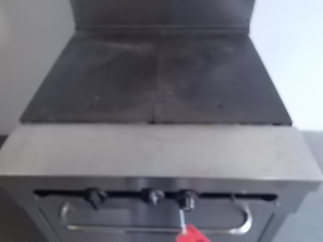 lot 9 image: Southbend Double Griddle with Oven,...