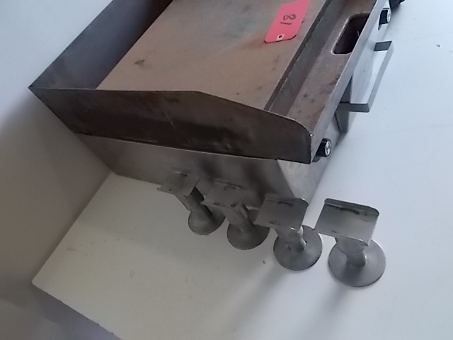 lot 18 image: Hobart Model CG20 Table Top Griddle...