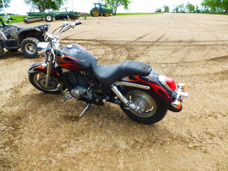 2005 Honda 1100