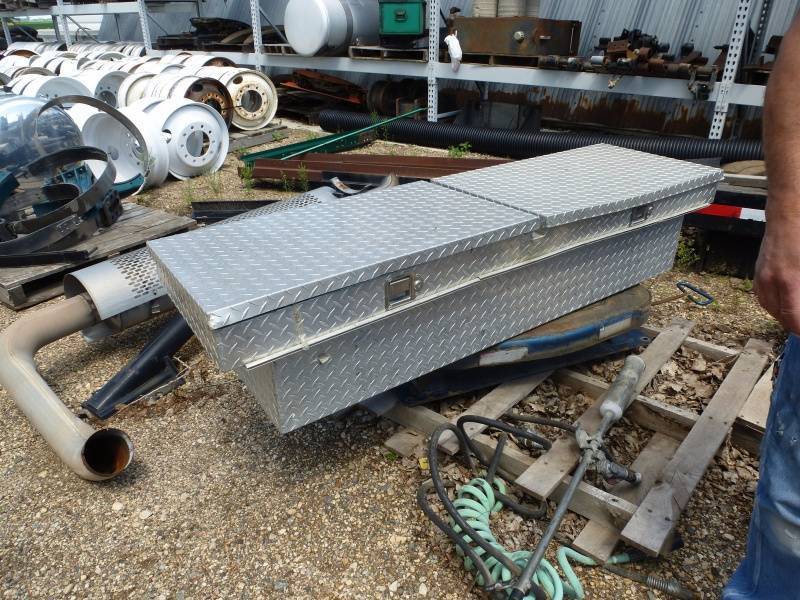 Diamond plate Truck Tool box