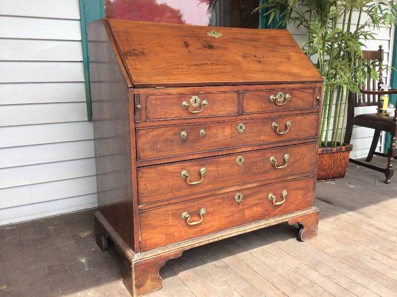 Revolutionary War Era Georgian Mahagony Bureau