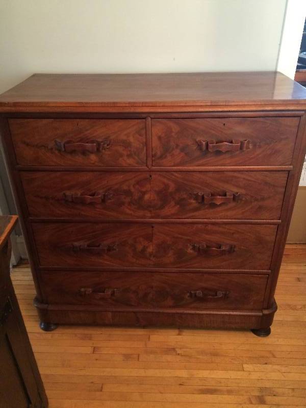 Victorian Flame Mahagony Dresser
