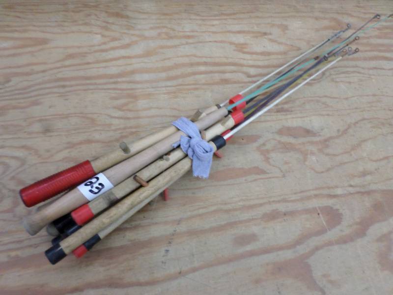 lot 23 image: Bundle Of Vintage Ice Fishing Rods ...
