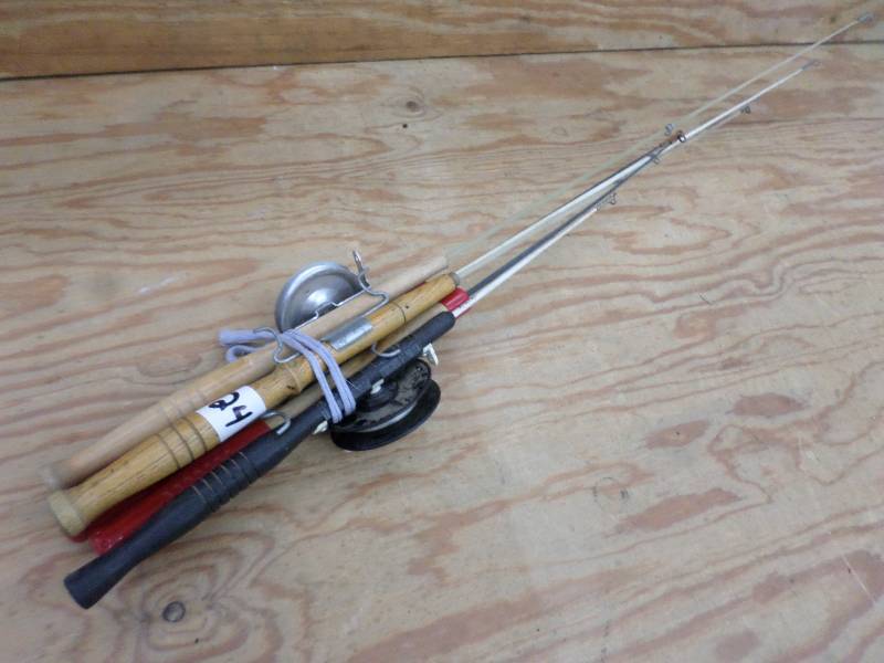 Bundle Of Vintage Ice Fishing Rods LE Fishing