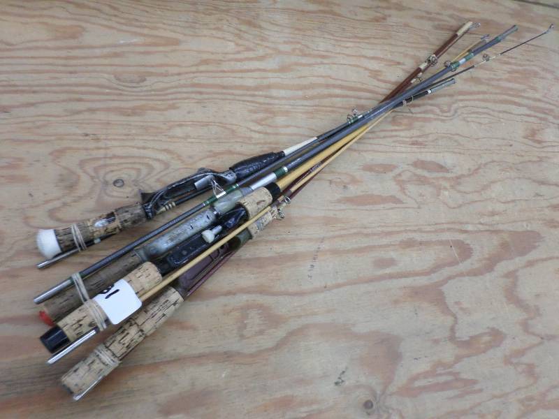 lot 31 image: Lot Of (4) Vintage 2-Piece Fishing ...