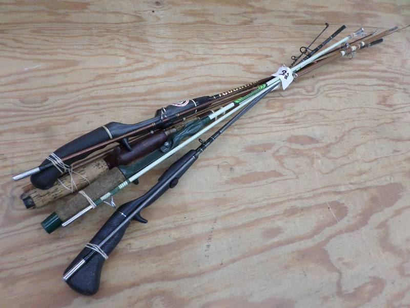 lot 32 image: Lot Of (4) Vintage 2-Piece Fishing ...