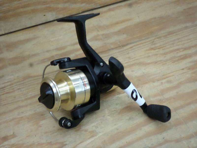 lot 70 image: Pinnacle ABP40 Spinning Reel ...