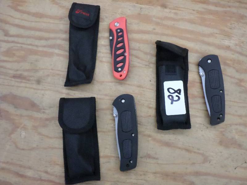 lot 82 image: Lot Of (3) Frost Cutlery Knives Wit...
