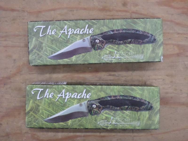 lot 104 image: (2) Frost Cutlery The Apache Knives...