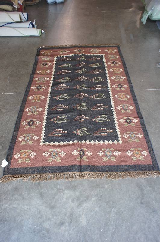 Rug in Charcoal Transitional Rug